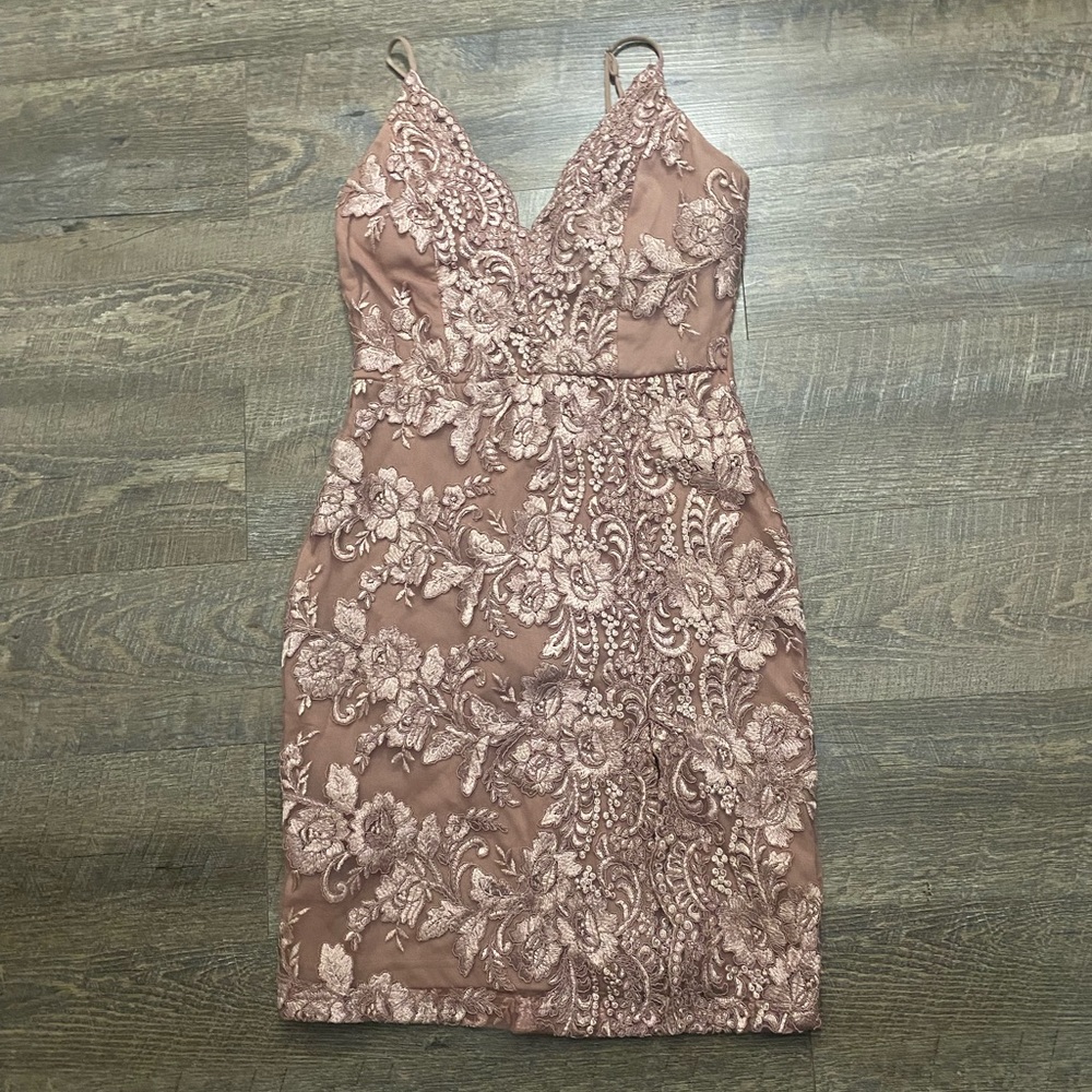 Windsor pink floral mini dress! Women’s S